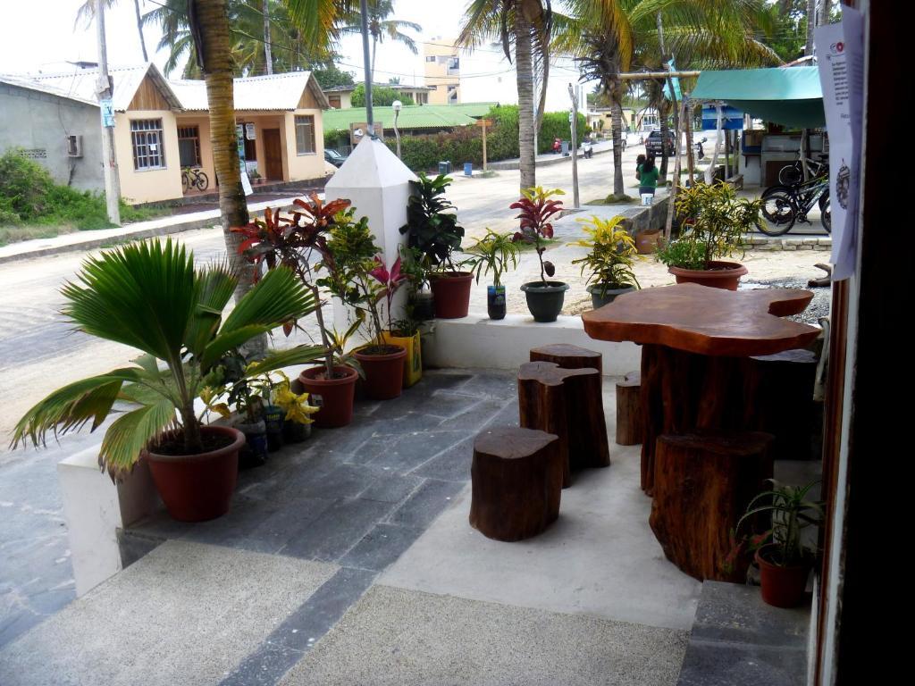 Casa Los Delfines Hotell Puerto Villamil Eksteriør bilde