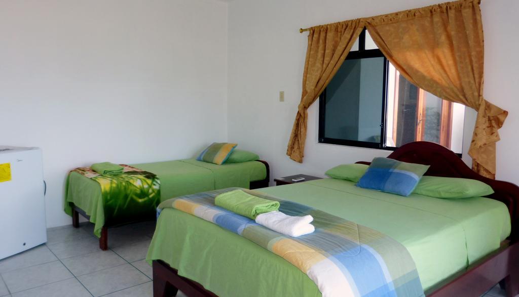 Casa Los Delfines Hotell Puerto Villamil Eksteriør bilde